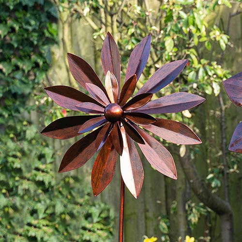 Set Of 4 Flower Wind Spinners 3 Set Of 4 Flower Wind Spinners - Image 3